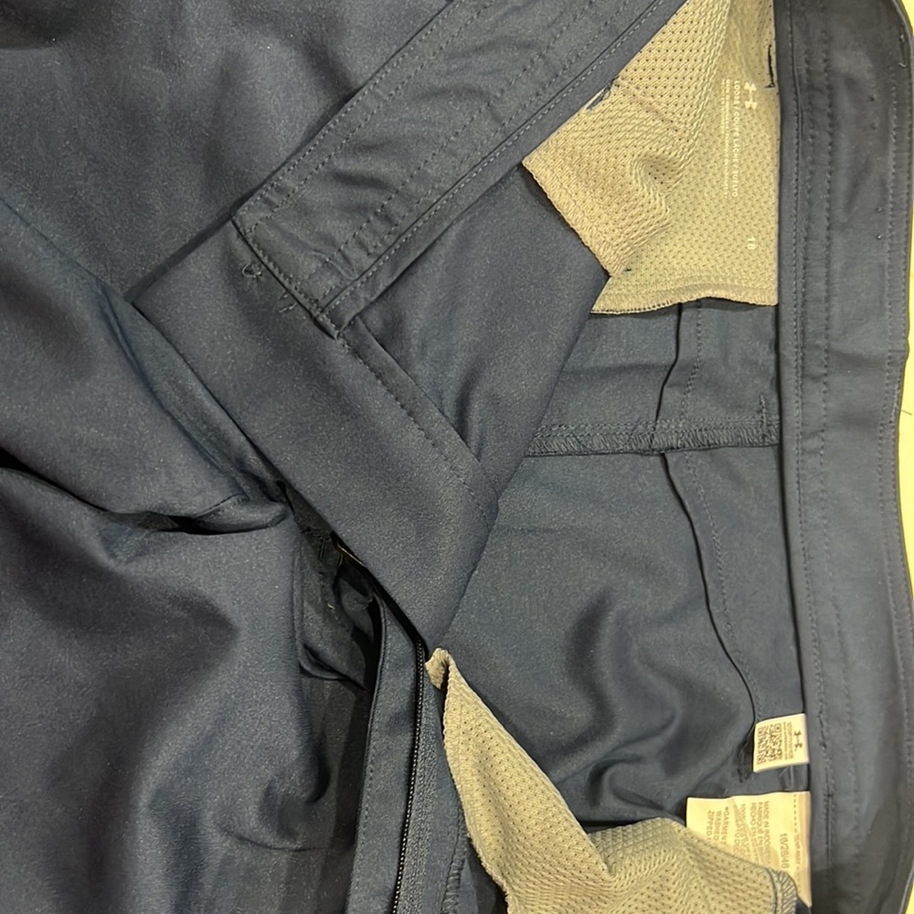 Teen/Boys Navy Under Armour Golf/Uniform Short - Picture 3 of 3
